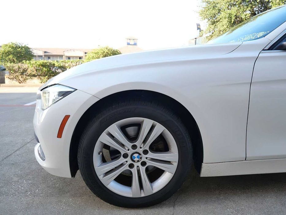 BMW 330i      2017