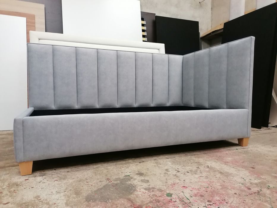 Łóżko narożne dziecięce młodzieżowe tapicerowane panele kafelki stelaż