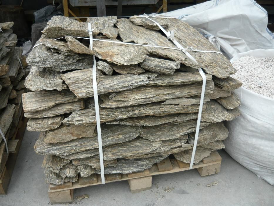 Kamień murowy gnejsowy pasiasty, płytka laminowana łupana nieregularna