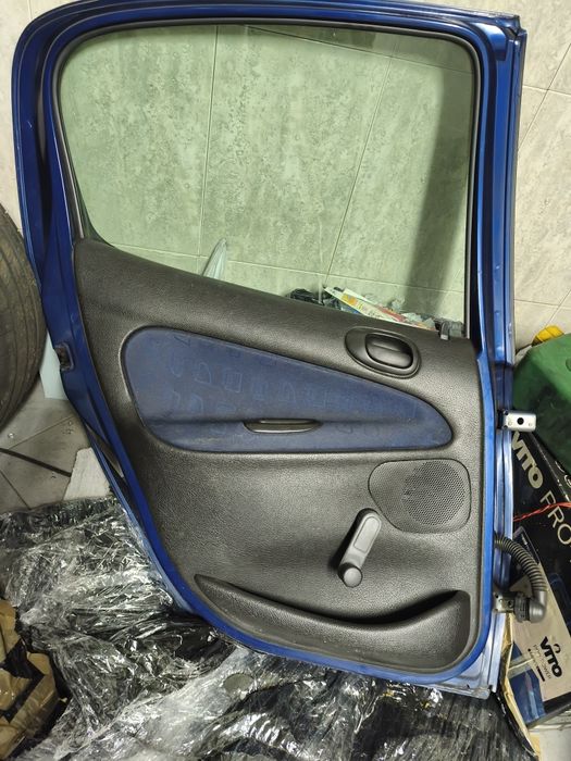 Porta traseira esquerda Peugeot 206