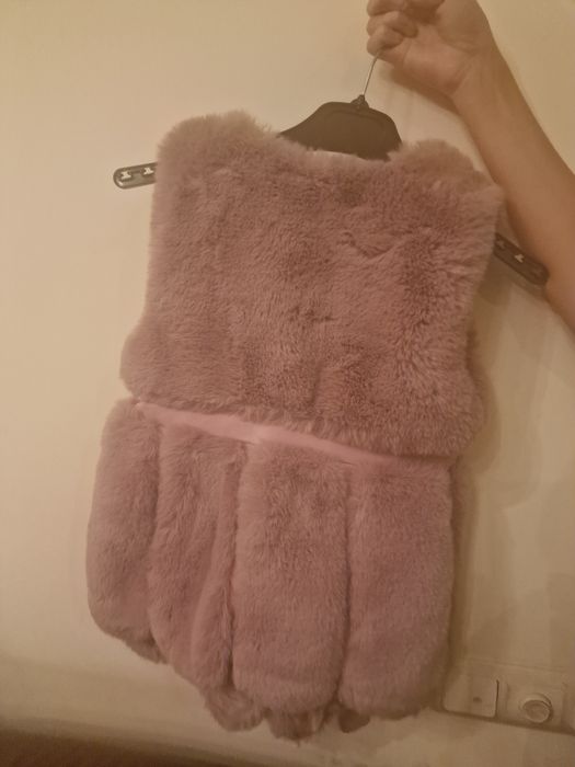 Хутряна безрукавка