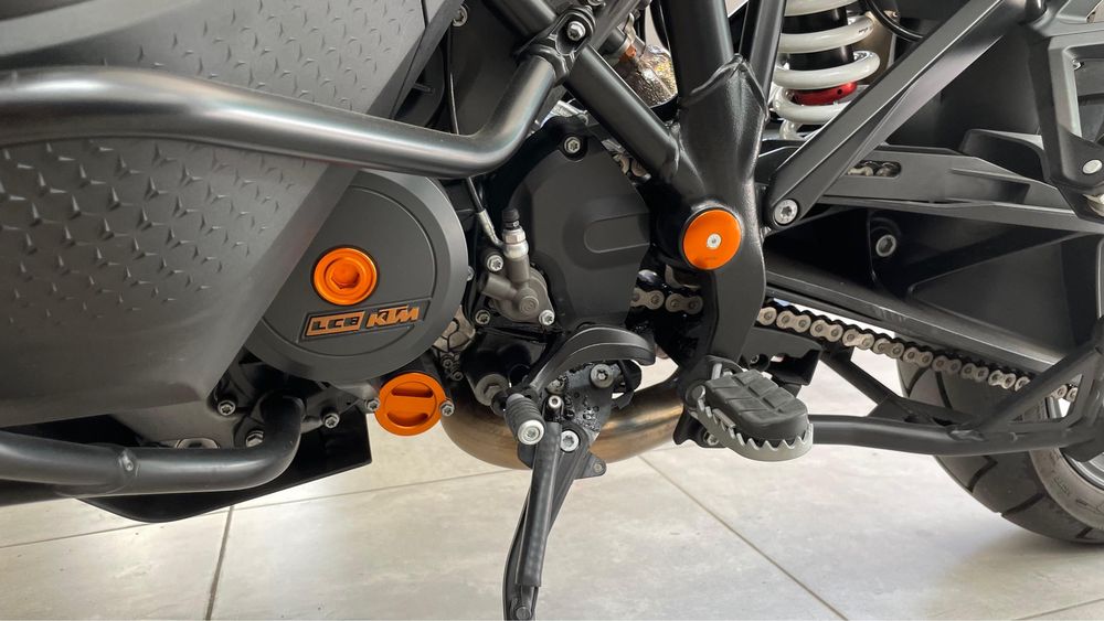KTM 1290 de garagem semi-nova