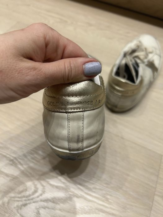 Białe Golden Goose superstar, r. 39