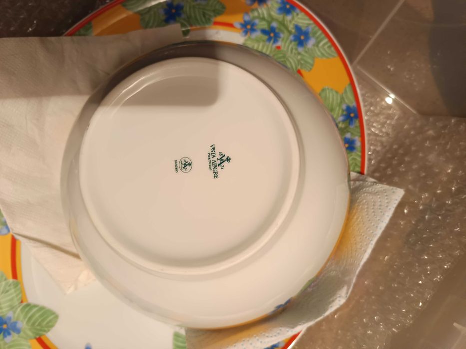 Conjunto de 2 artigos grandes em porcelana da Vista Alegre (A estrear)