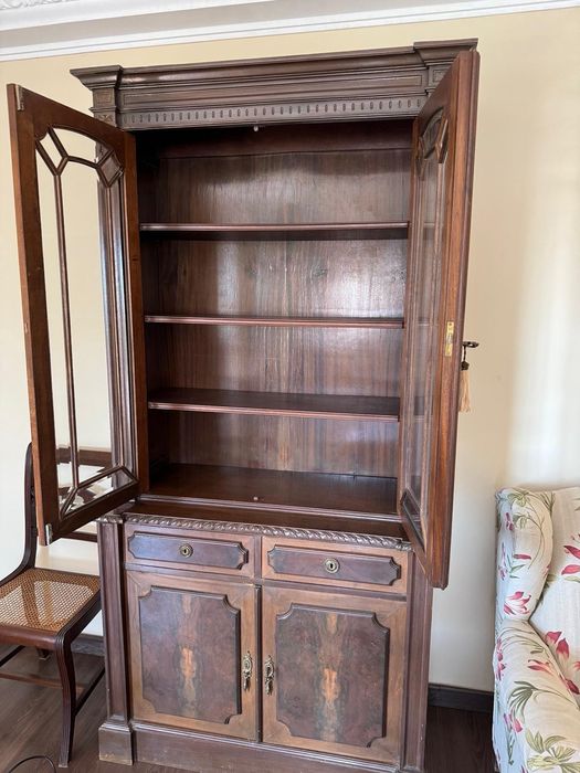 Sofá, mesa, cadeiras, móveis Valor Total !