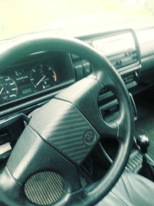 Samochód volkswagen golf2