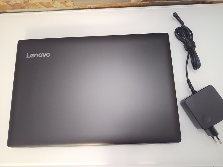 Portátil Lenovo / 8GB RAM / SSD 128GB / Gráfica dedicada