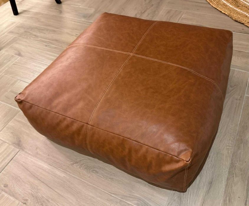 Pousa pés ou Pufe em napele caramelo