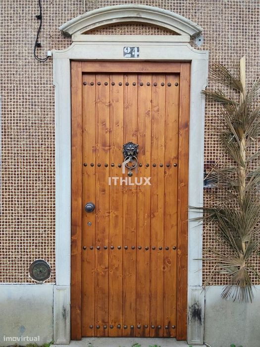 Elegante Casa de 4/5 Quartos na Praça Principal de São Brás de Alporte