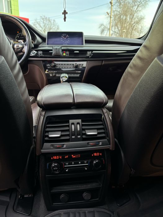 Продам СРОЧНО BMW X5 F15 3.0d