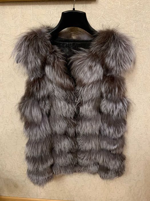 Безрукавка хутряна чорнобурка натуральна