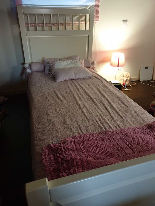 Cama individual lacada branco