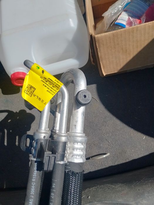 Продам трубки кондиционера tesla model 3