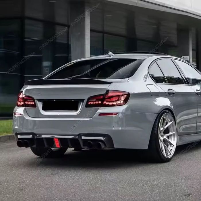 Накладка на задний бампер БМВ Ф10 диффузор BMW F10 губа бампера юбка на бампер обвес элерон