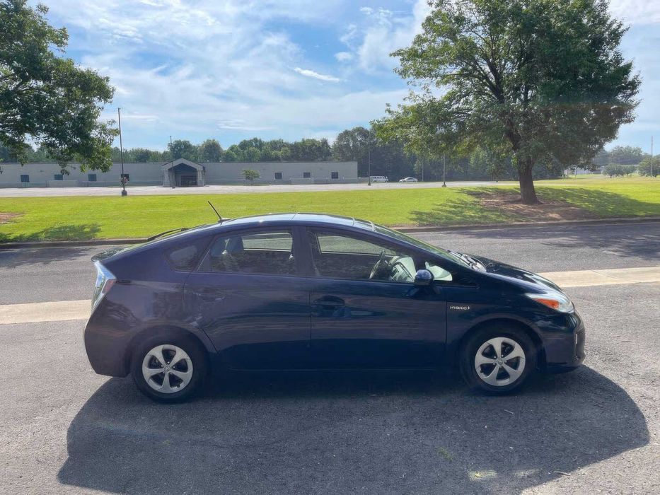 Toyota Prius Four      2014