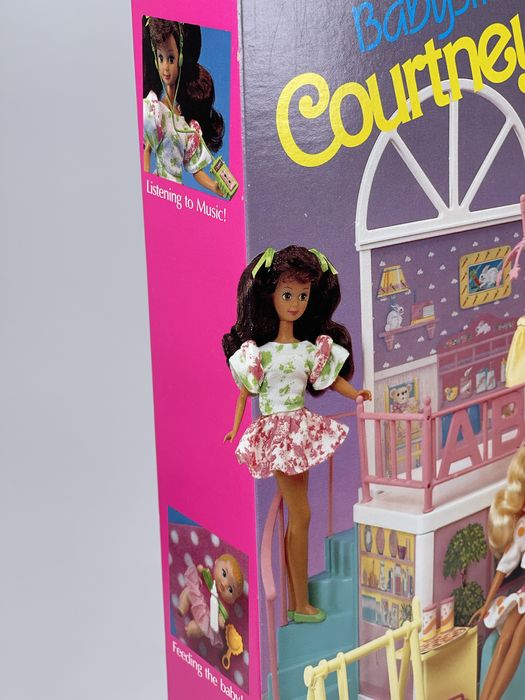 Courtney BabySitter W/Baby Barbie Doll 1990: 2 950 грн. - Куклы и