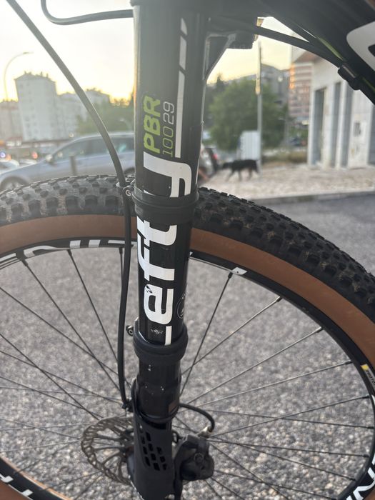 Cannondale F-Si Carbon Lefty – Tamanho M – Totalmente revista