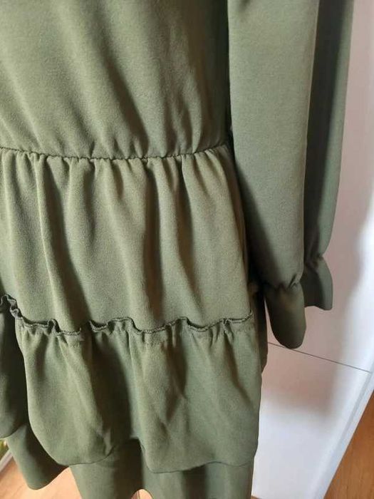 sukienka khaki falbany falbanki