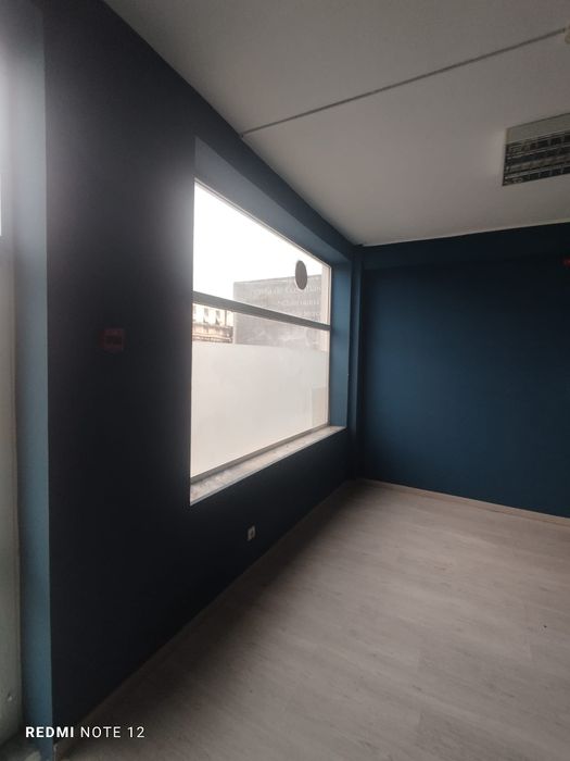 Loja em Coimbra para arrendamento.