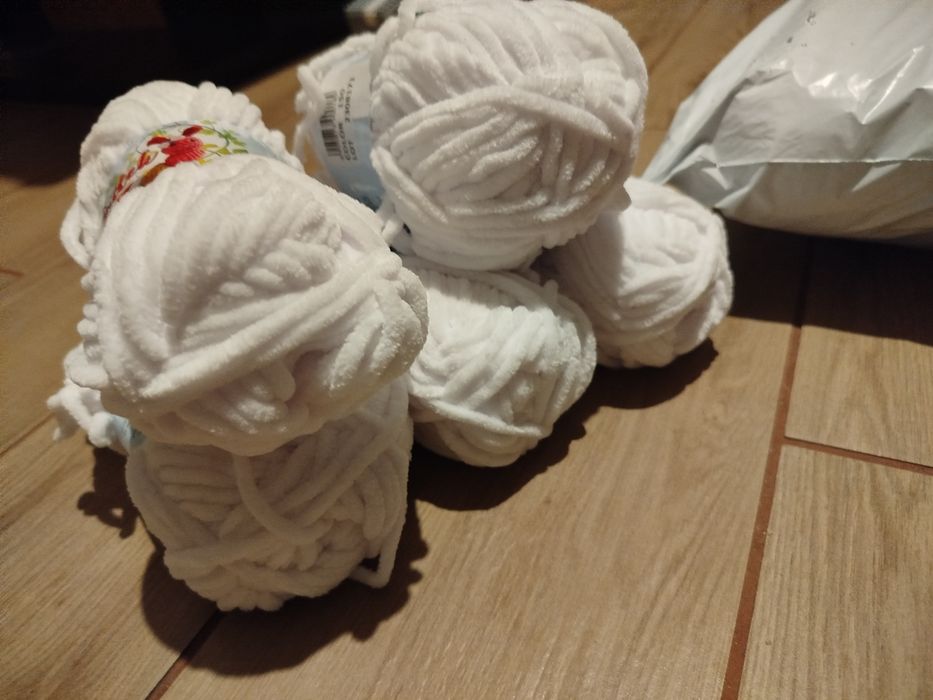 43 sztuk włóczki aksamitek