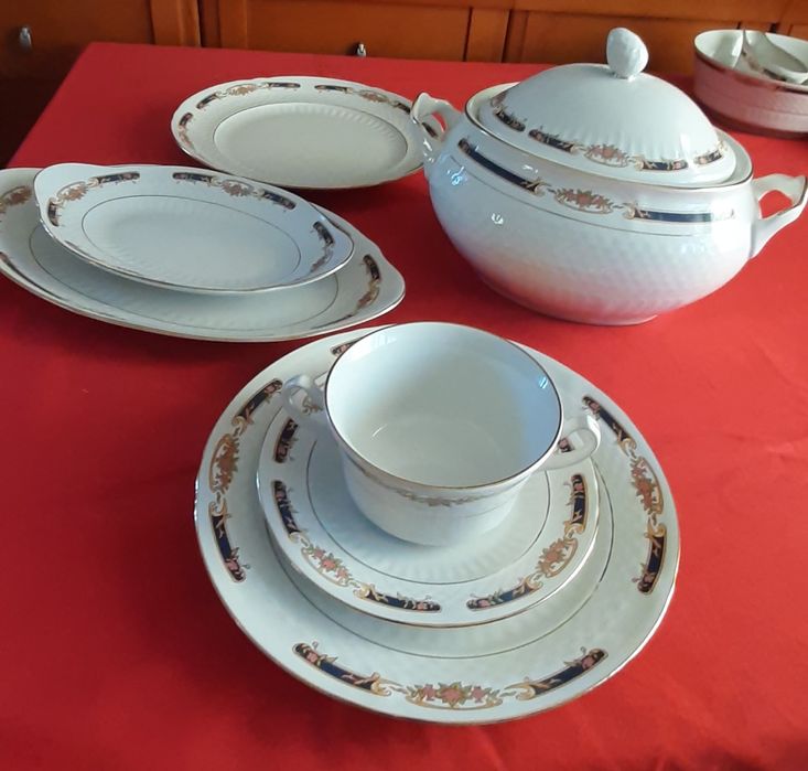 Serviço jantar pintado à mão  ERICA 80 peças