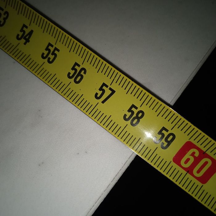 Стол обеденный .