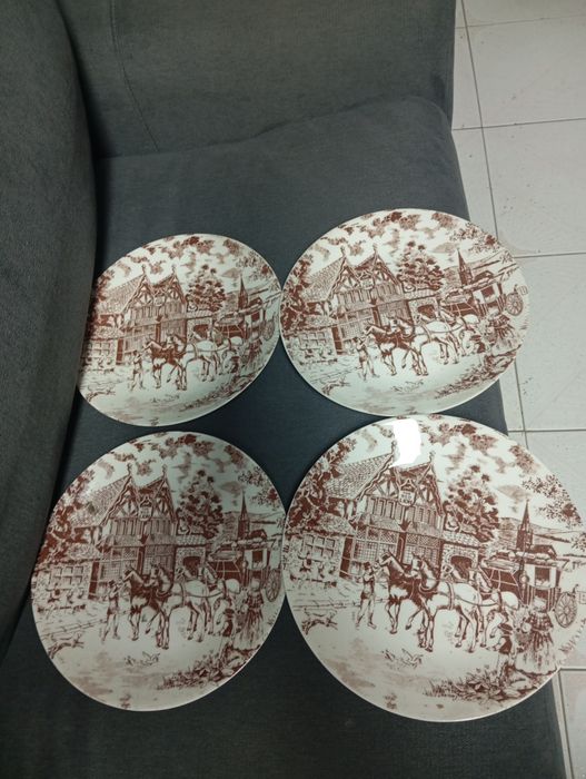 Pratos de porcelana fina
