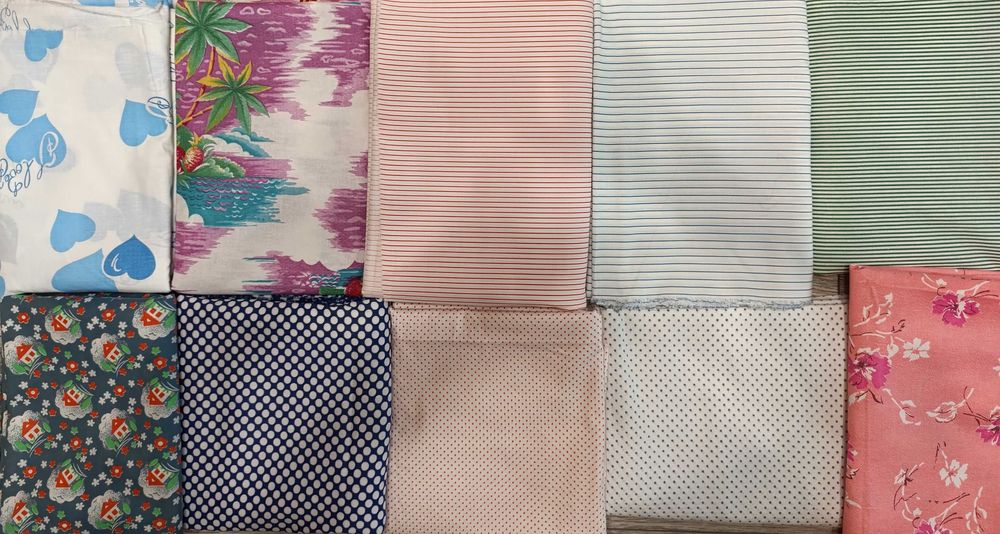 Відрізи нових тканин: ситець, байка та інші.