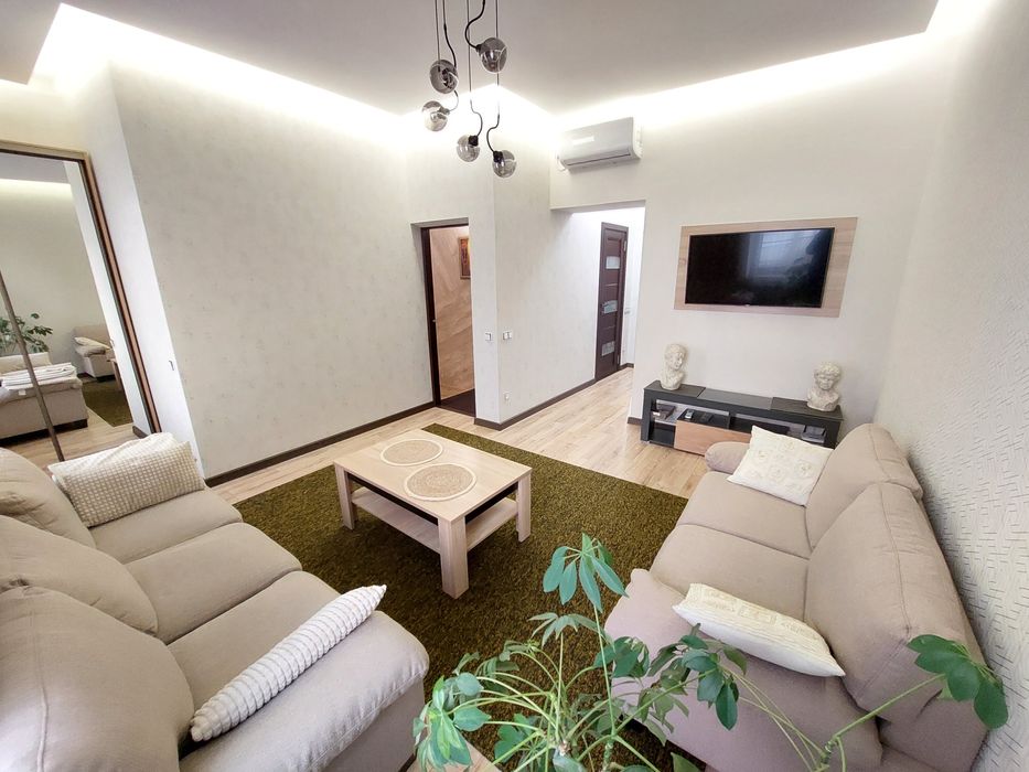 Аренда квартира Коттедж Центр проспект Центральний / Садовая Таунхауз