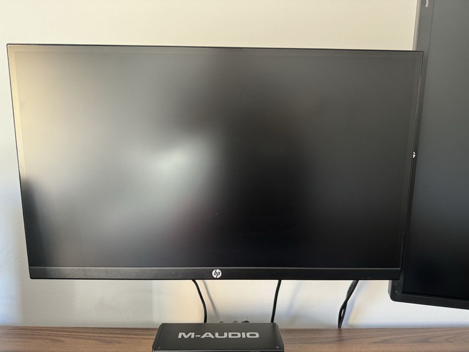 HP P27h G4 FHD Monitor – 27" | Excellent Condition!64552572314754120