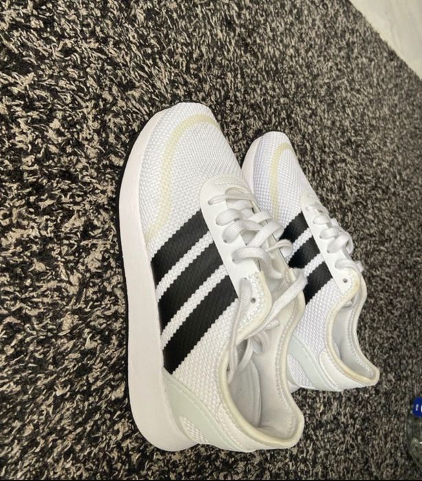Ténis adidas originais brancos