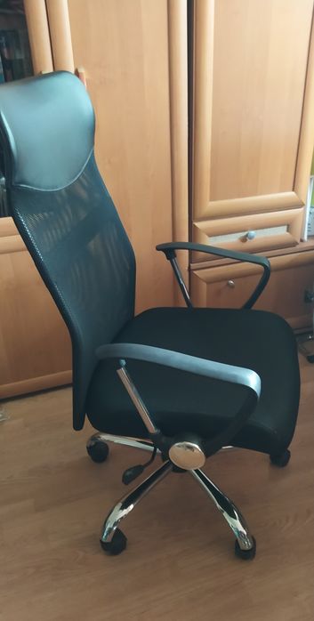 Fotel obrotowy do pracy