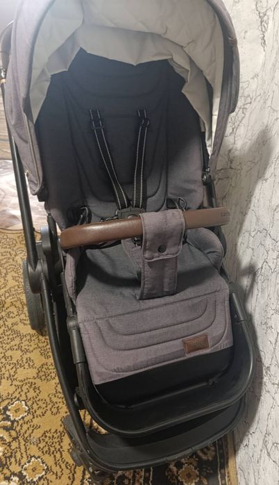 Коляска прогулянка Carrello Epica