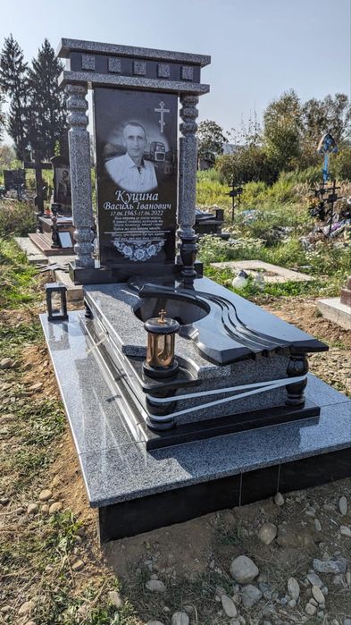 Памʼятники від виробника