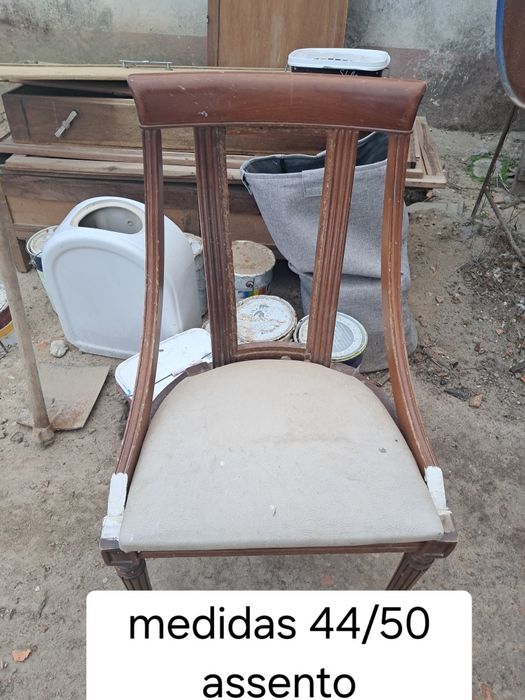 Cadeirao  em madeira para restaurar