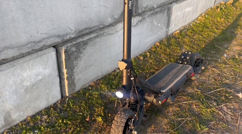 Продам електро самокат  KuKirin g2 max