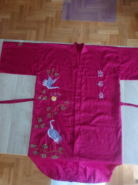 Szlafrok jedwabny długość 125cm szerokość płeców pod pachami 65cm