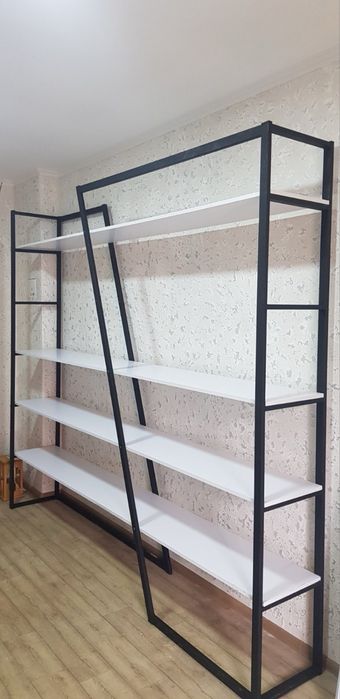 Продаж іграшок ,стелажів ,