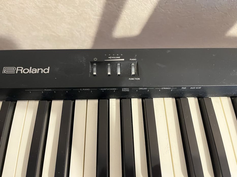 цифрове піаніно roland FP-10