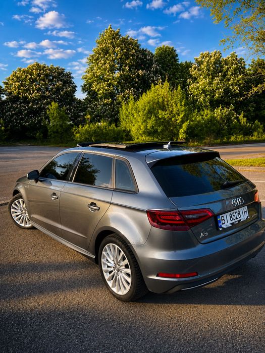 Audi A3 e-tron  2015 1.4 гибрид