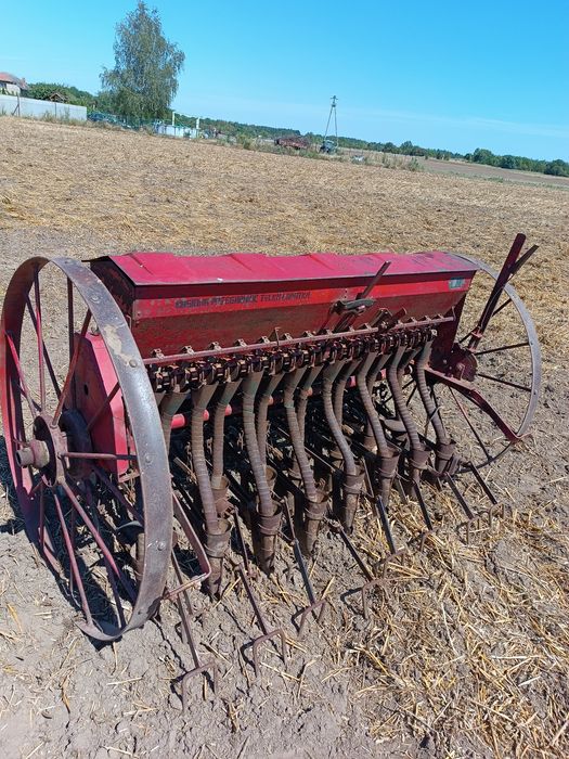 Siewnik Isaria 6000