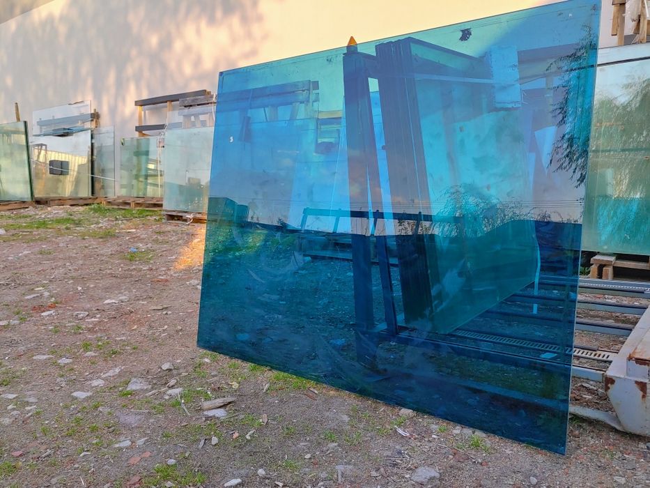 Szyby hartowane ,na ogród zimowy, dach, balustrada. Piękny kolor.