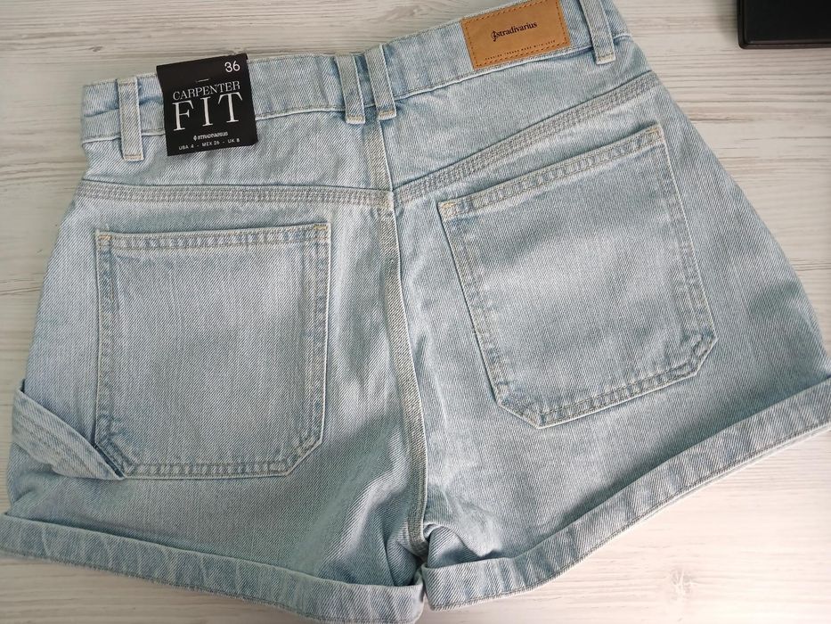 Жіночі шорти Stradivarius