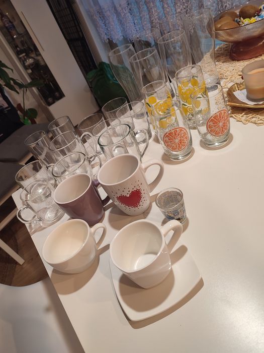 Szklanki, kubki zestaw 30 elementow