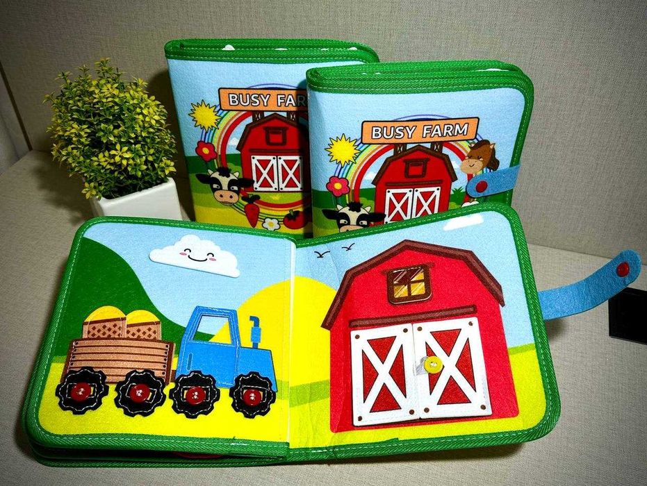 Розвиваюча фетрова книжка-бізіборд для малят "Ферма" (8 сторінок)