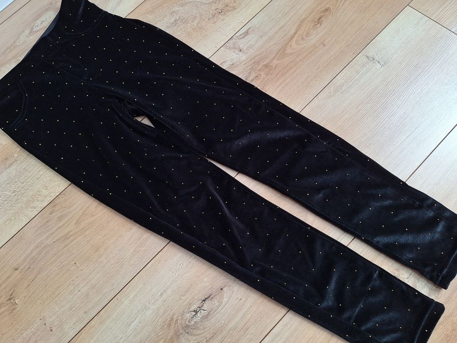 Spodnie czarne eleganckie aksamitne r.140-146 Cool Club Smyk