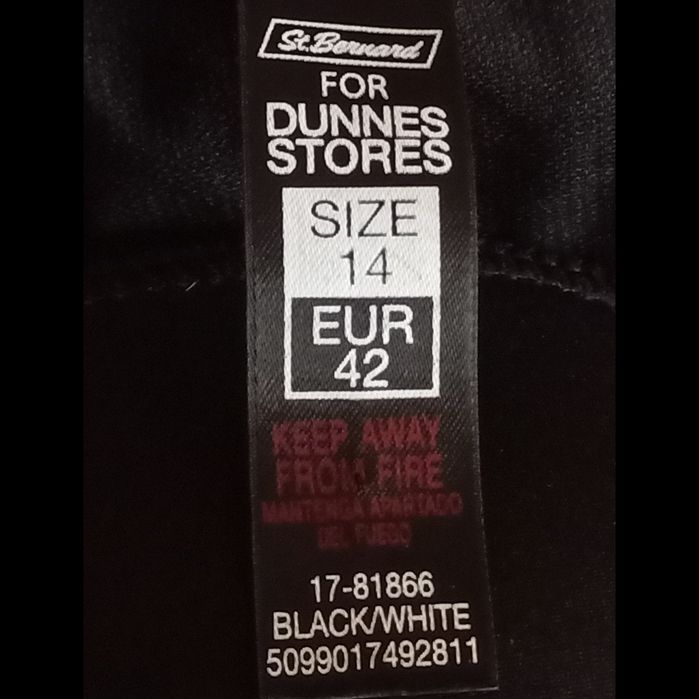 Купальник- плаття, суцільний з м'якою чашкою.eur.42, size 14