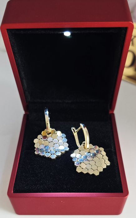 Pudełko na pierścionek z diodą led