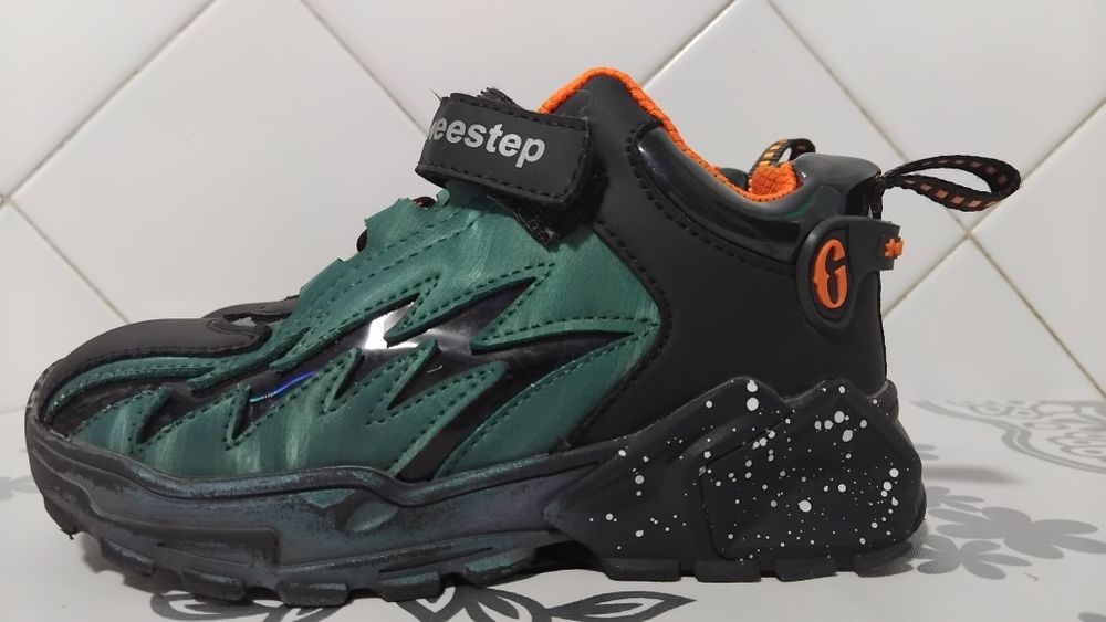 Кроссовки, туфли