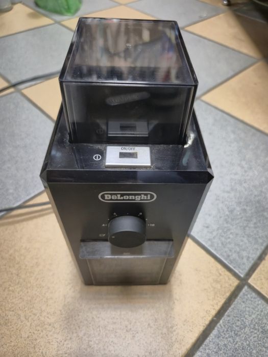 Młynek żarnowy DeLonghi